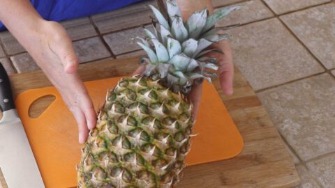 How to cut up a fresh pineapple